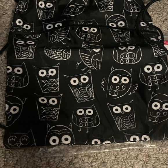 Black Drawstring Backpack with Turtle Design - Picture 3 of 3